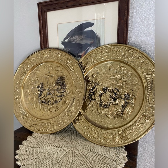 Vintage Elpec Brass Wall Hanging Plates Tavern Pub Scene Made in England 14” - Picture 1 of 5